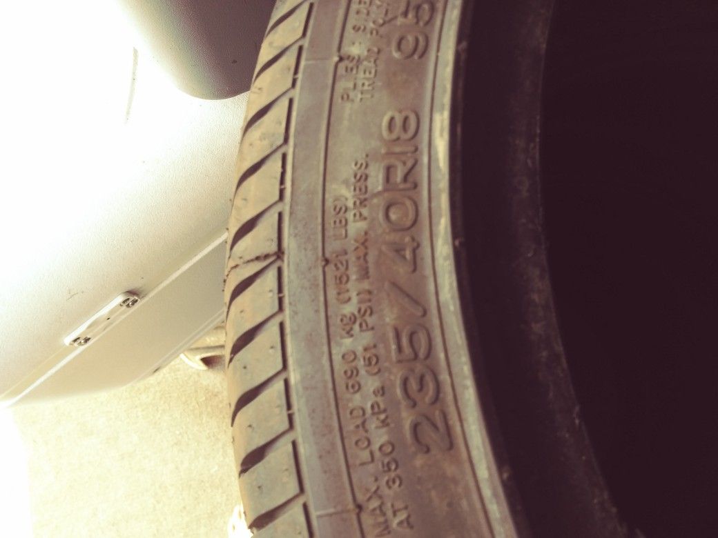 235/40 R18 95H XL