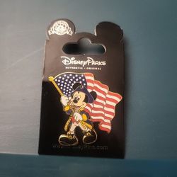 DISNEY COLONIAL MICKEY MOUSE PATRIOT FLAG 2011 PIN - NEW