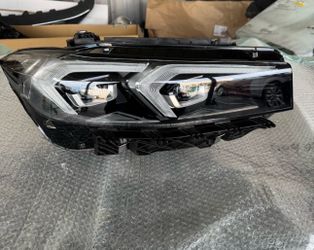BMW330I 2025 Passenger Side Headlight