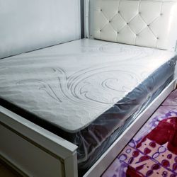 NEW QUEEN MATTRESS. Bed frame is not available. Take it home the same day 👍