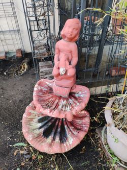 Mermaid Garden Fountain Statue