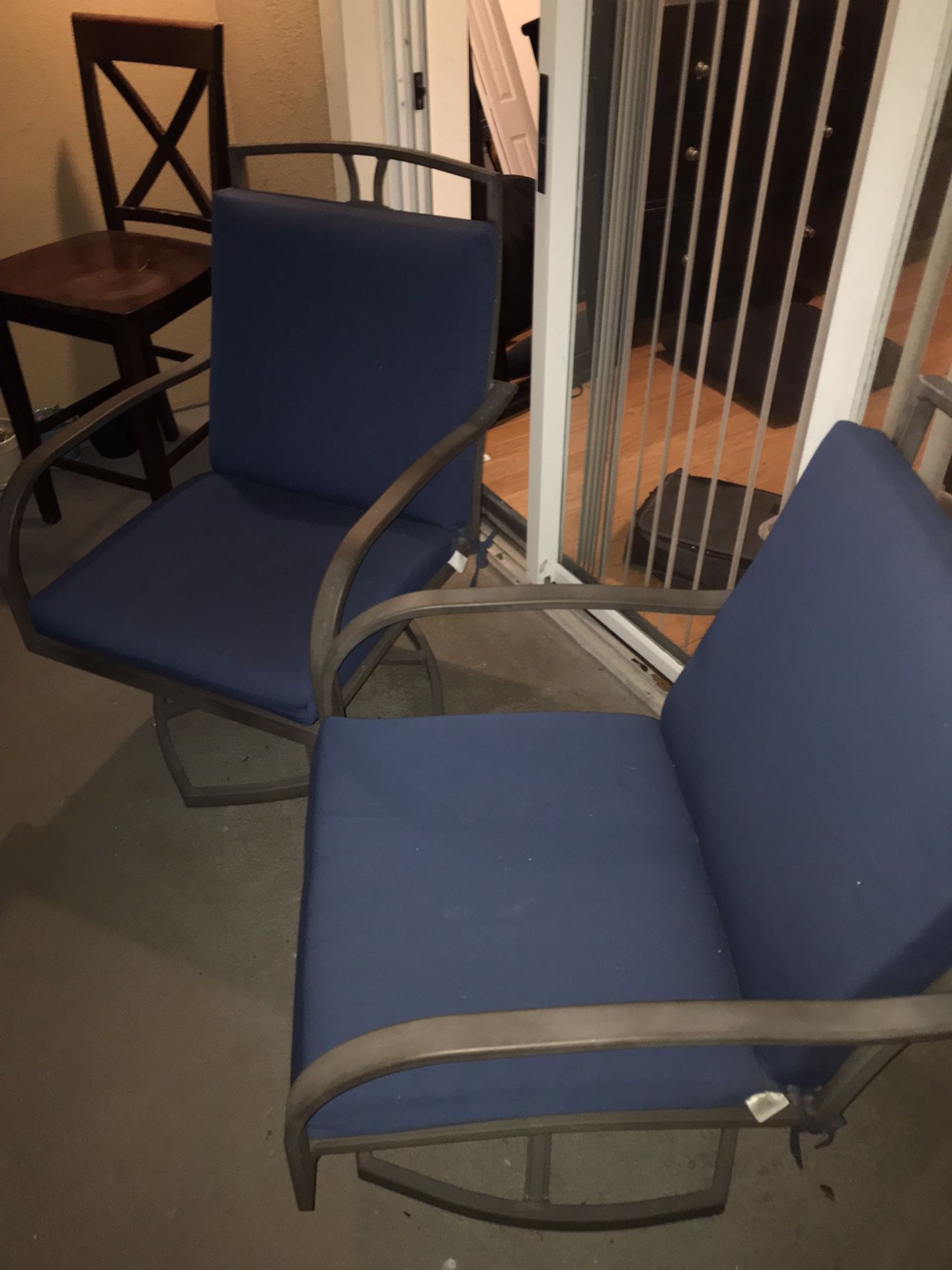 Metal Swivel Rocker Patio Chairs and Table 