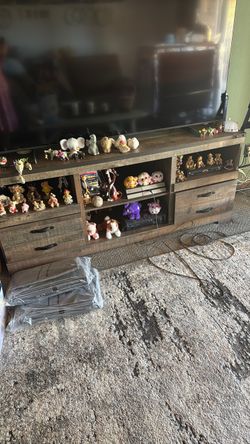 Entertainment center