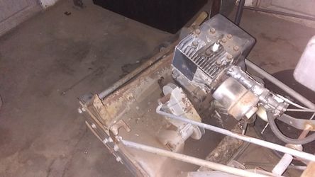 7 blade lawnmower,good motor,self propelled