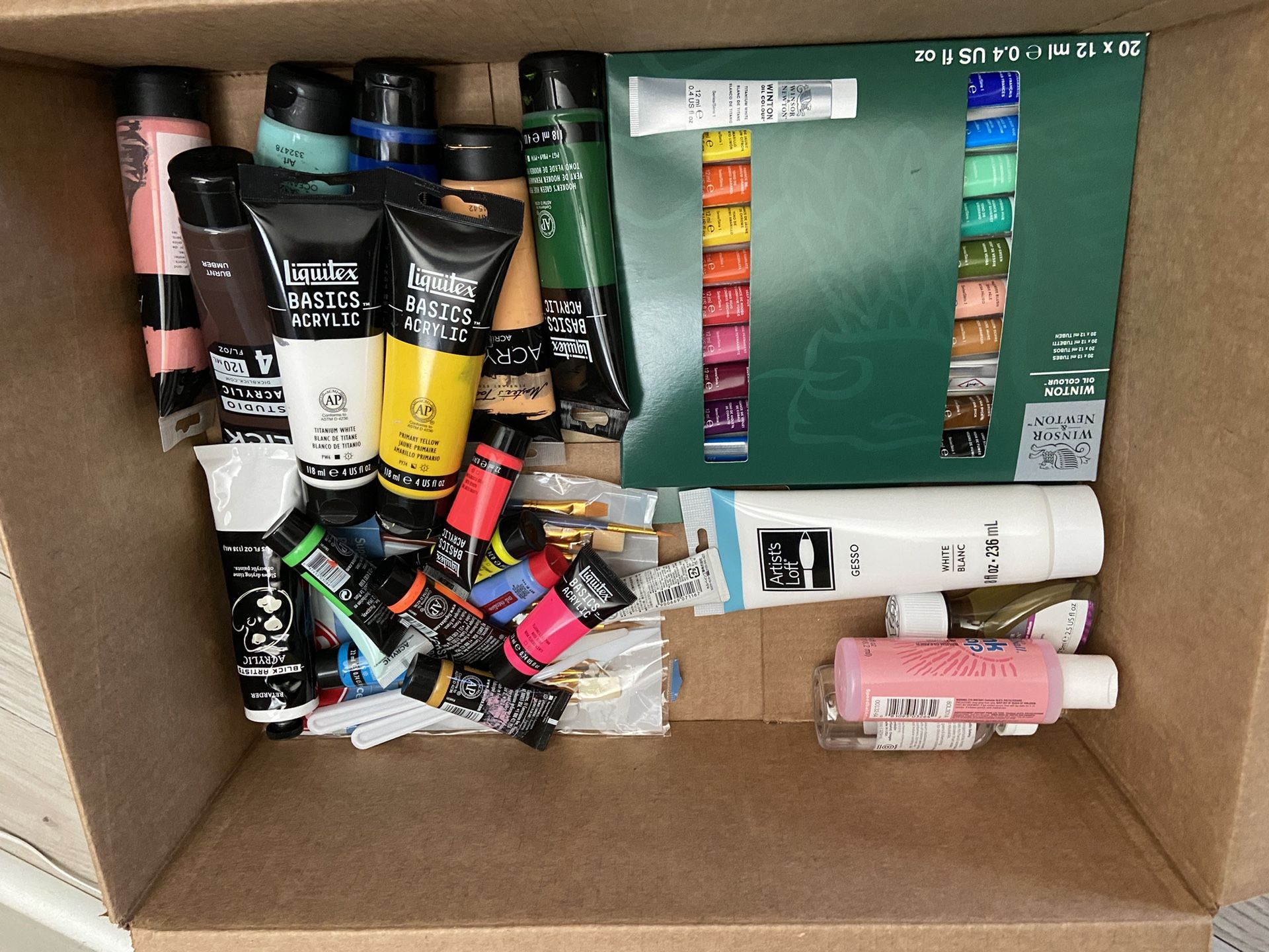 Art supplies 