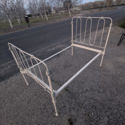 Antique Victorian Cast Iron Metal Child’s Bed Frame – Ornate Vintage Design

