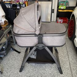 Z4 Bassinet And Home Stand