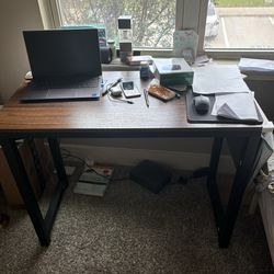 Computer/laptop Table