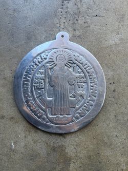 Medalla de San Benito De metal plateado