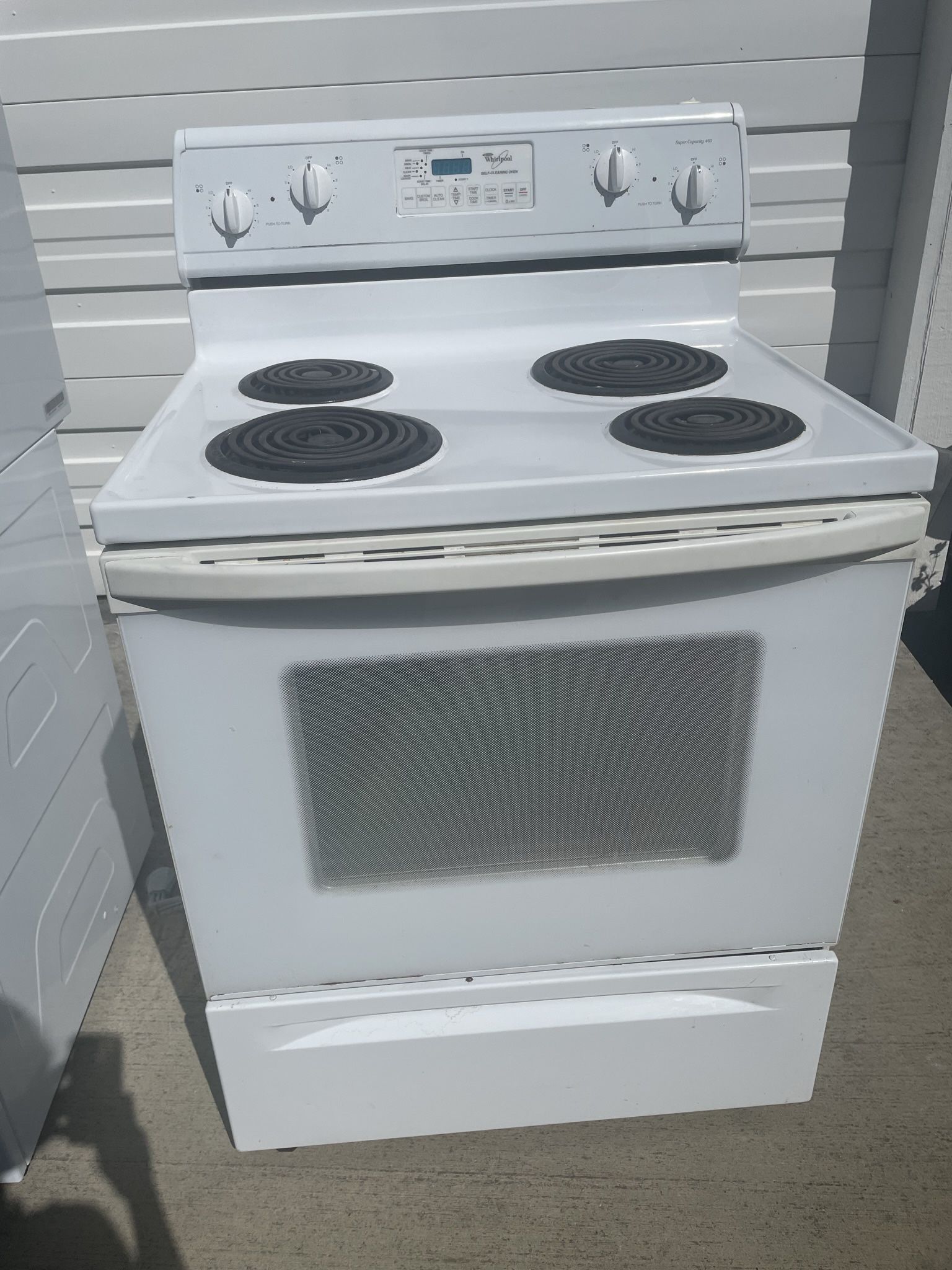 Whirlpool Super Capacity 465 Oven And Range Top Stove