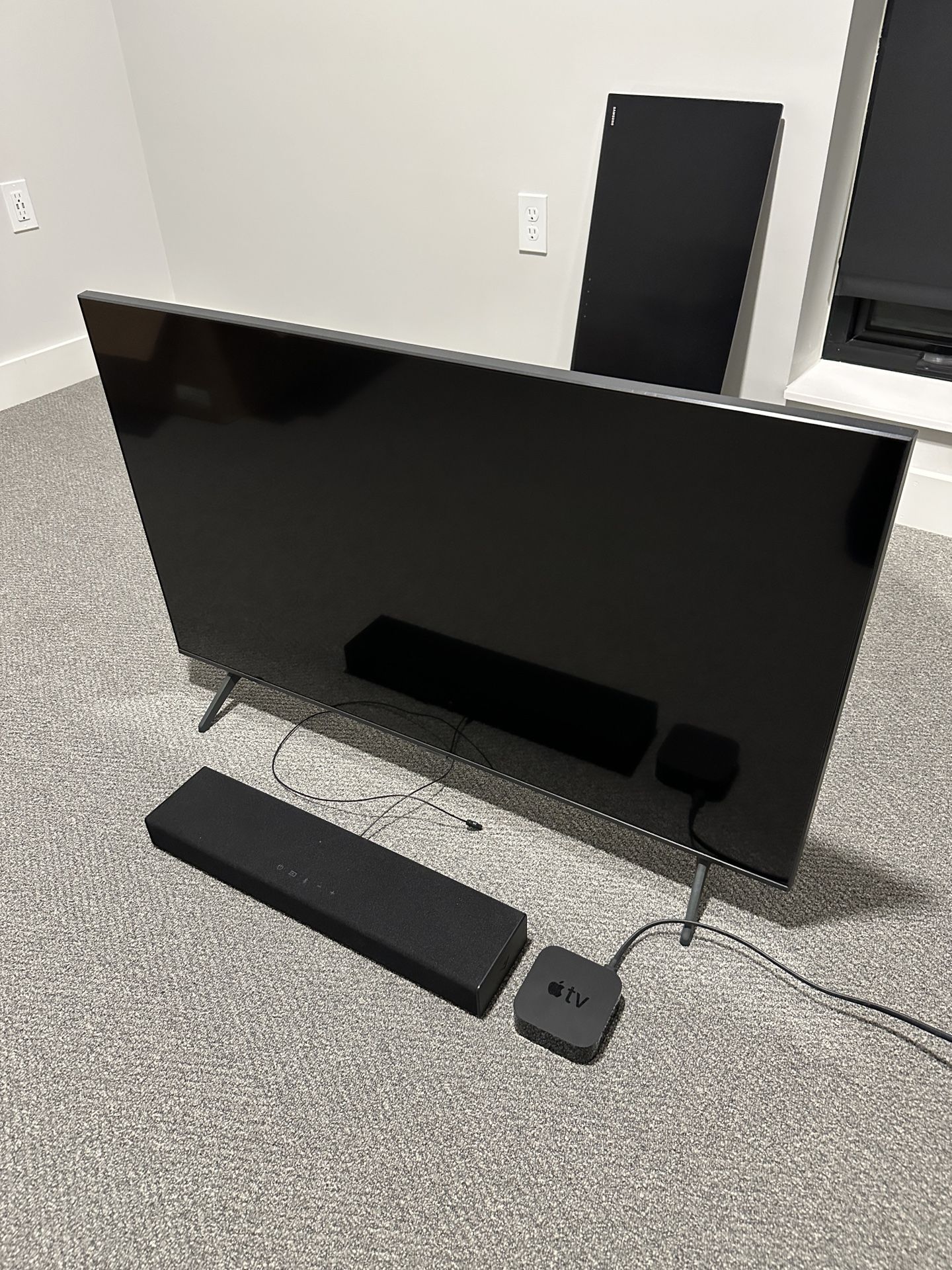 Samsung Smart TV Bundle 