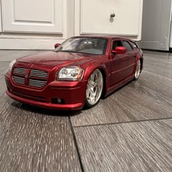 Diecast 1/24 Scale Jada Toys Kustoms 2006 Dodge Magnum R/T 