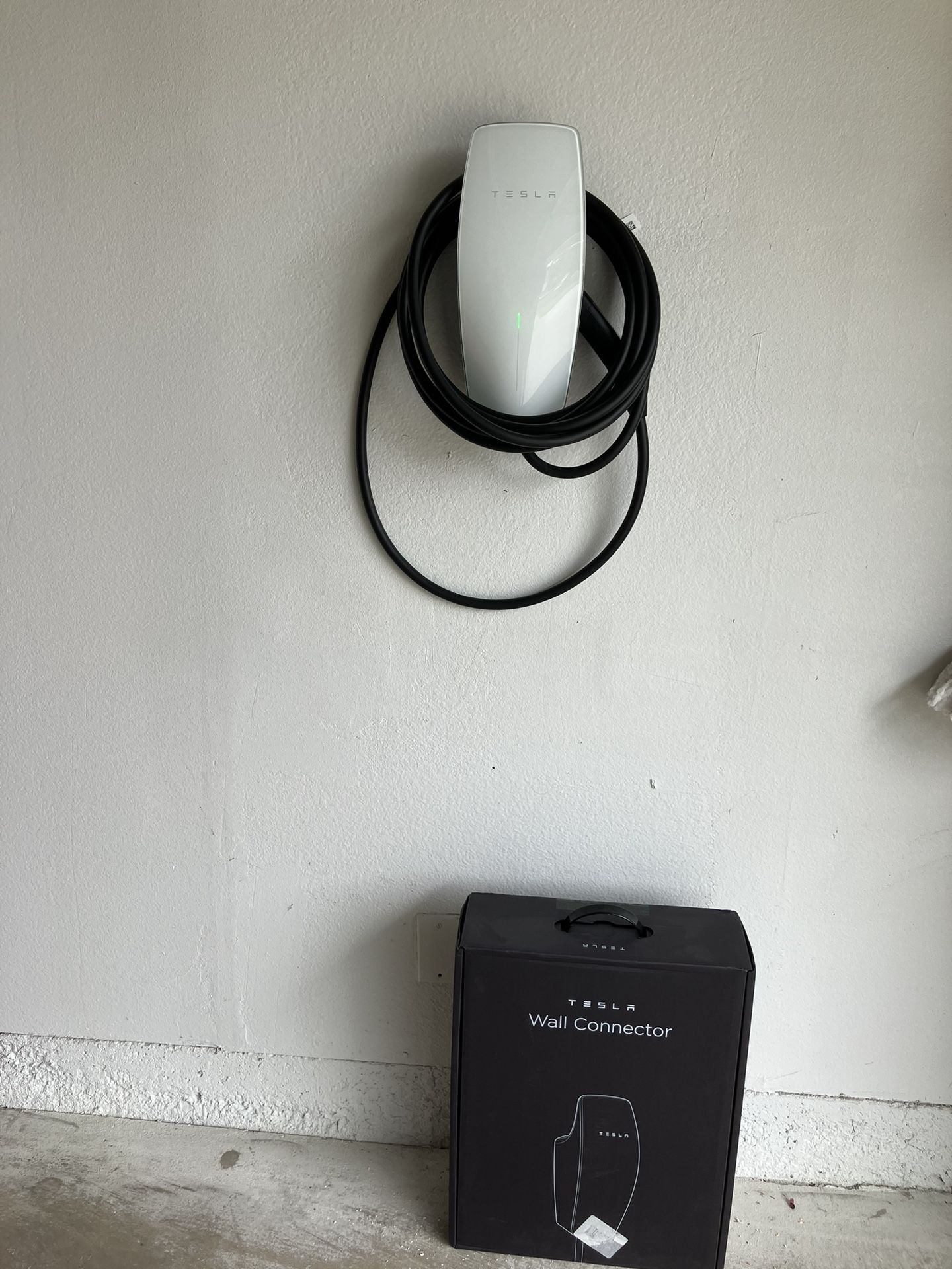 Tesla Wall Connector Car Charger Nema 1450 Outlet 