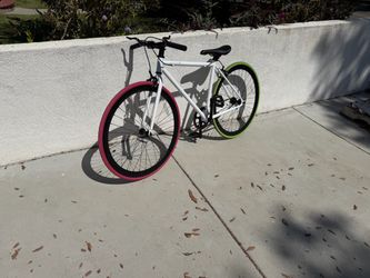 Like New White Frame Fixie Style Road Bike Bicycle