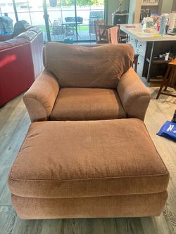 Beautiful  Oversized living room chair