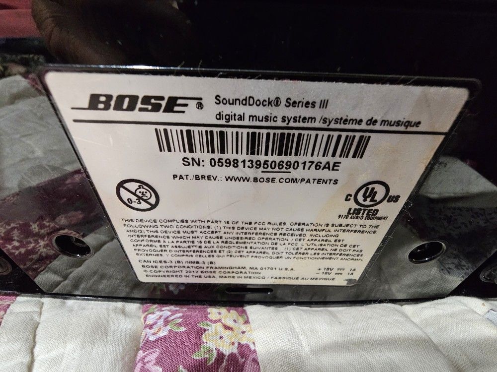 BOSE SOUNDDOCK III digital music system FOR IPHONE WITH AC ADAPTER, excellent working condition