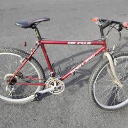 Fuji Mountain bike 21 speed very good condition Vintage 1990s