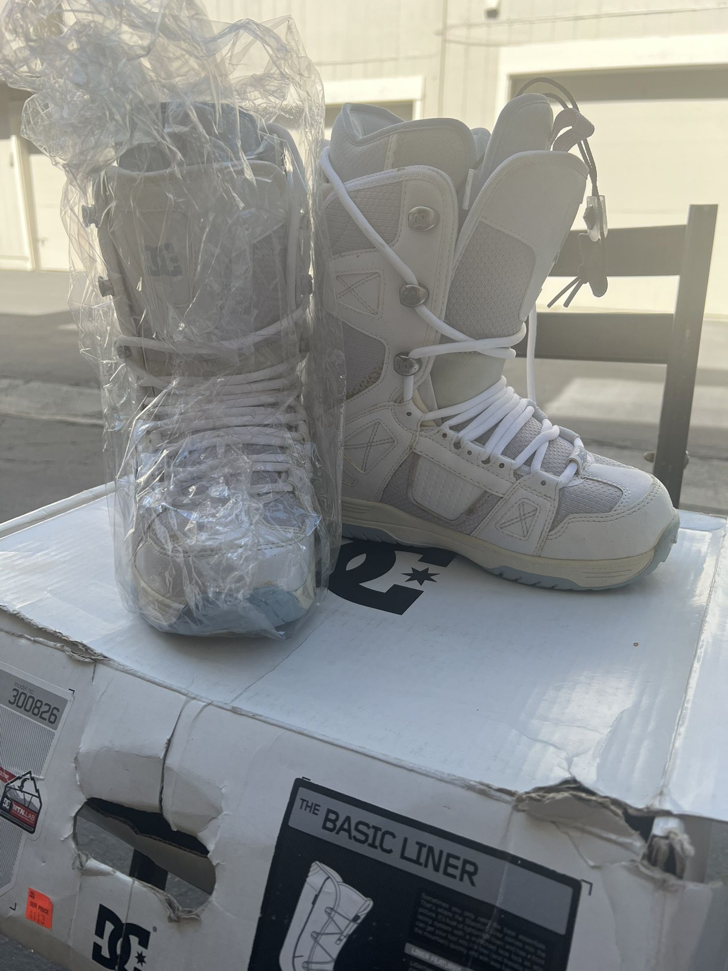 DC Phase Women’s Snow Boots Size 7L