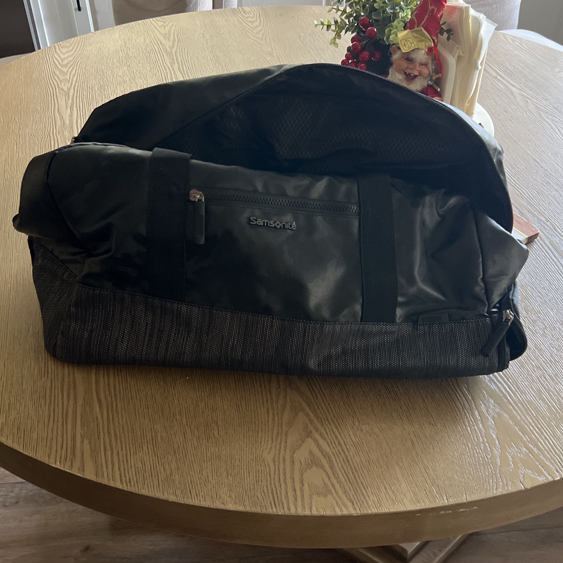 Samsonite Quadrion 20” Duffle Bag