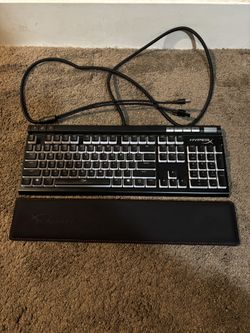 HyperX Wired Keyboard and Wrist Rest