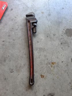36” Pipe Wrench