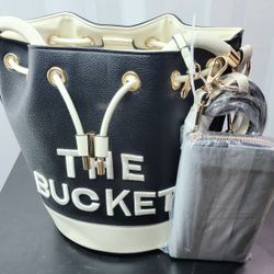 nice Purses & handbags , 👜 Buckets , Cross body bags , Travel Bags with wheels Varies Sizes and Colors an, 