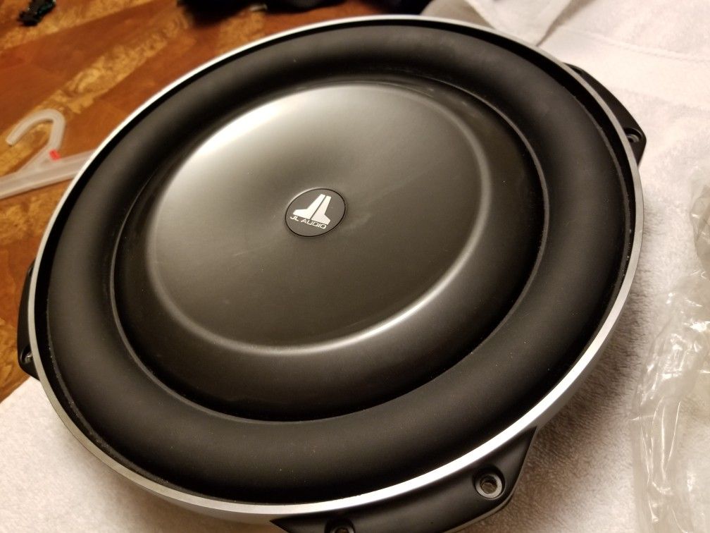 JL Audio 13.5 w5 Speakers