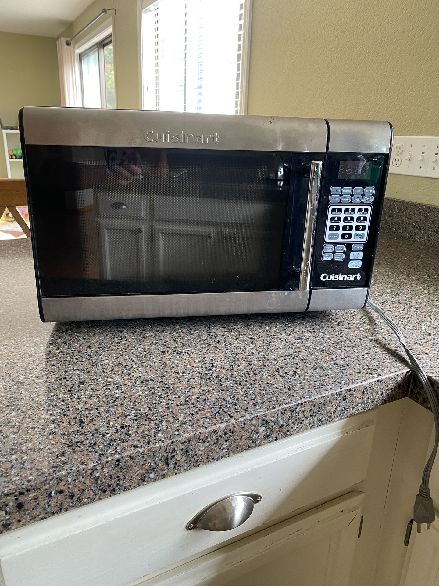 Cuisinart CMW-100 1-Cubic-Foot Stainless Steel Microwave Oven, Brushed Chrome