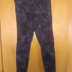 Women's Size Small,  Matty M Leggings 