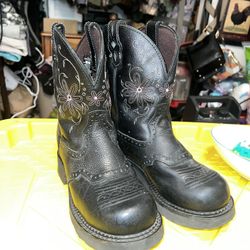 Woman’s Boots 