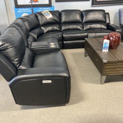 $2499 Black Sectional 🖤