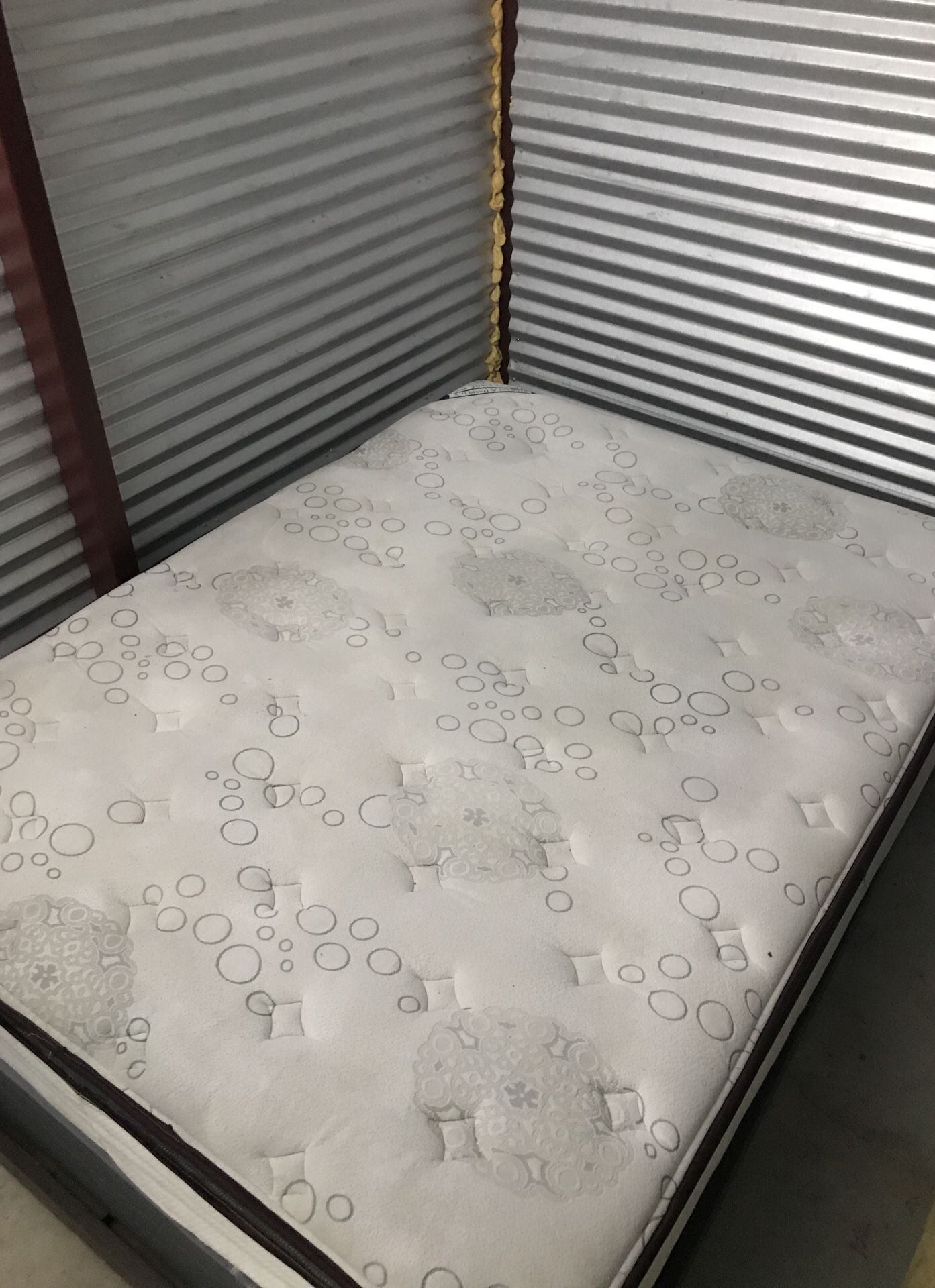 Perfect Care 3000 Queen Size Mattress Bed, Box Spring, and Wooden Frame
