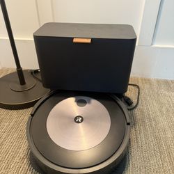 Roomba j7 Robot Vacuum