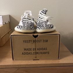 Yeezy 350 V2 Zebra Mens Size 6 (description)