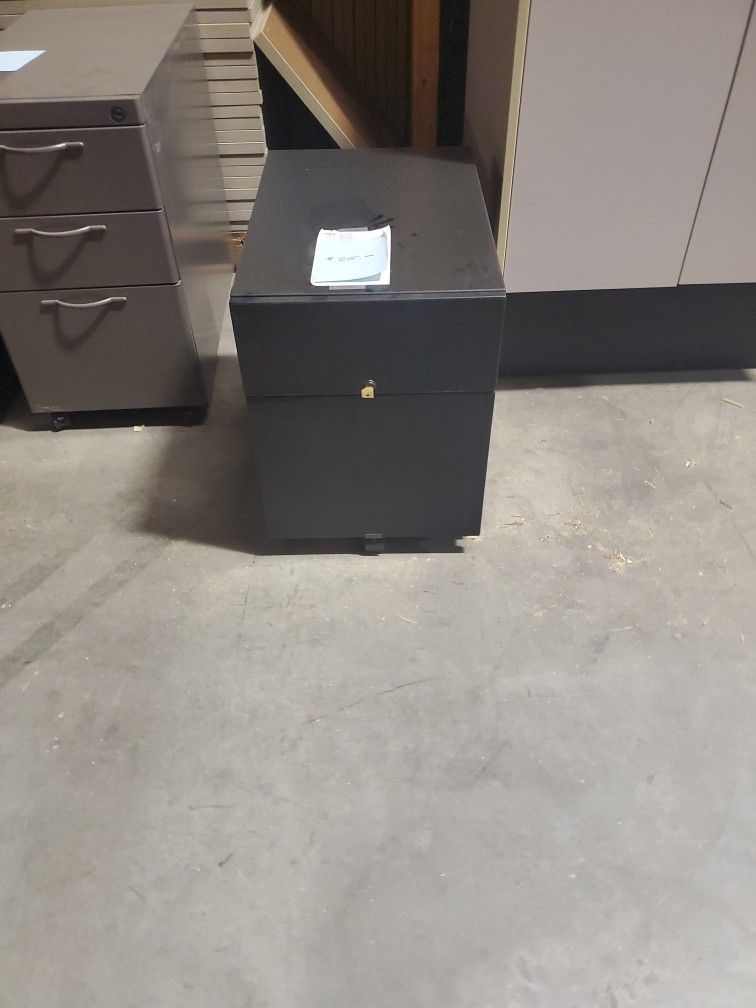 Mobile Pedestal