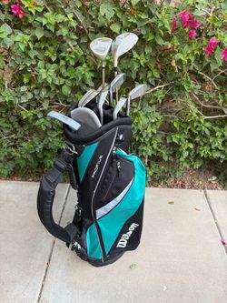 Women’s Golf Set with a Wilson Golf Bag