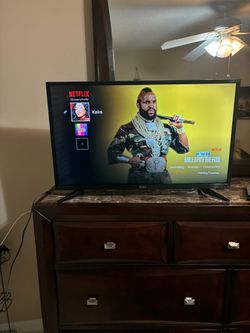 Seiki 32 smart inchFlat Screen TV