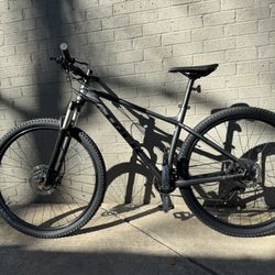 TREK X-CALIBER 7 L 29 BK Mountain Bike (2019)