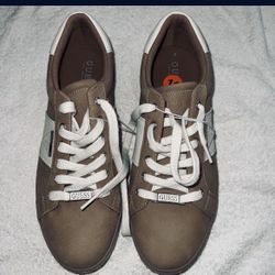 Guess Men’s Shoes Size 11 New 