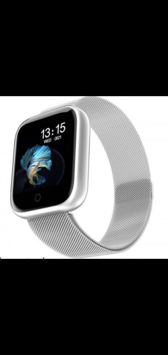 Smart Watch Brand New Still In The Box Never Used