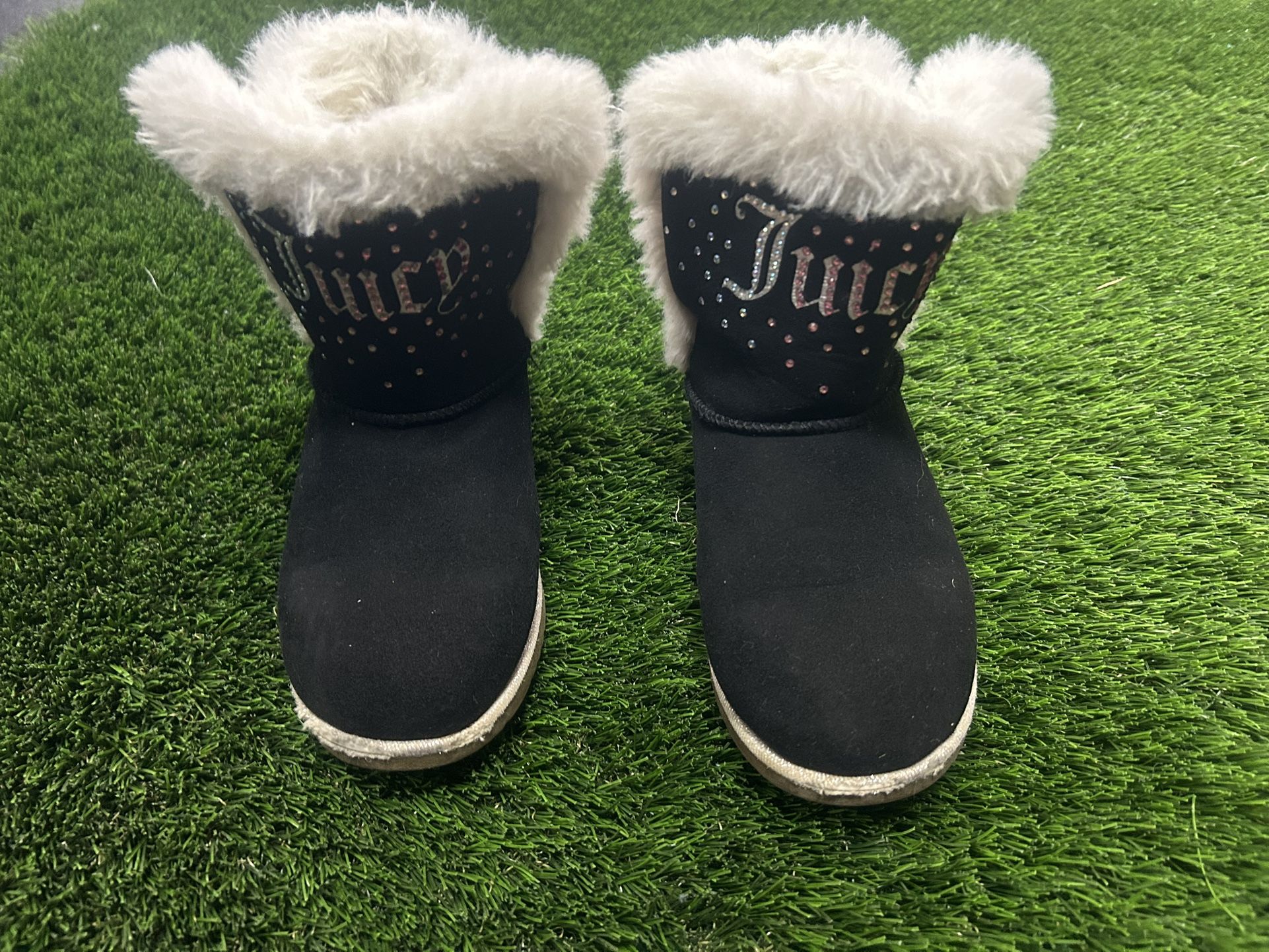 Juicy Couture Big Kids Boots Size 2.