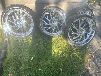 22 Inch Azara Rims And Tires $800 Or Best Offer Serious Inquiries Only