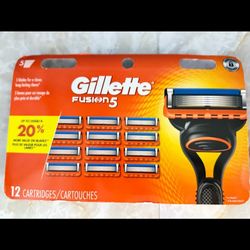 Gillette fusion 5 With Free 12 Pack Refill 