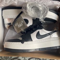 W Air Jordan 1 Low SE (black And Silver) Brand New With All Accessories 