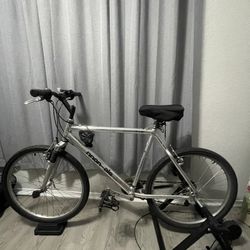 Cannondale 7-Speed Bike