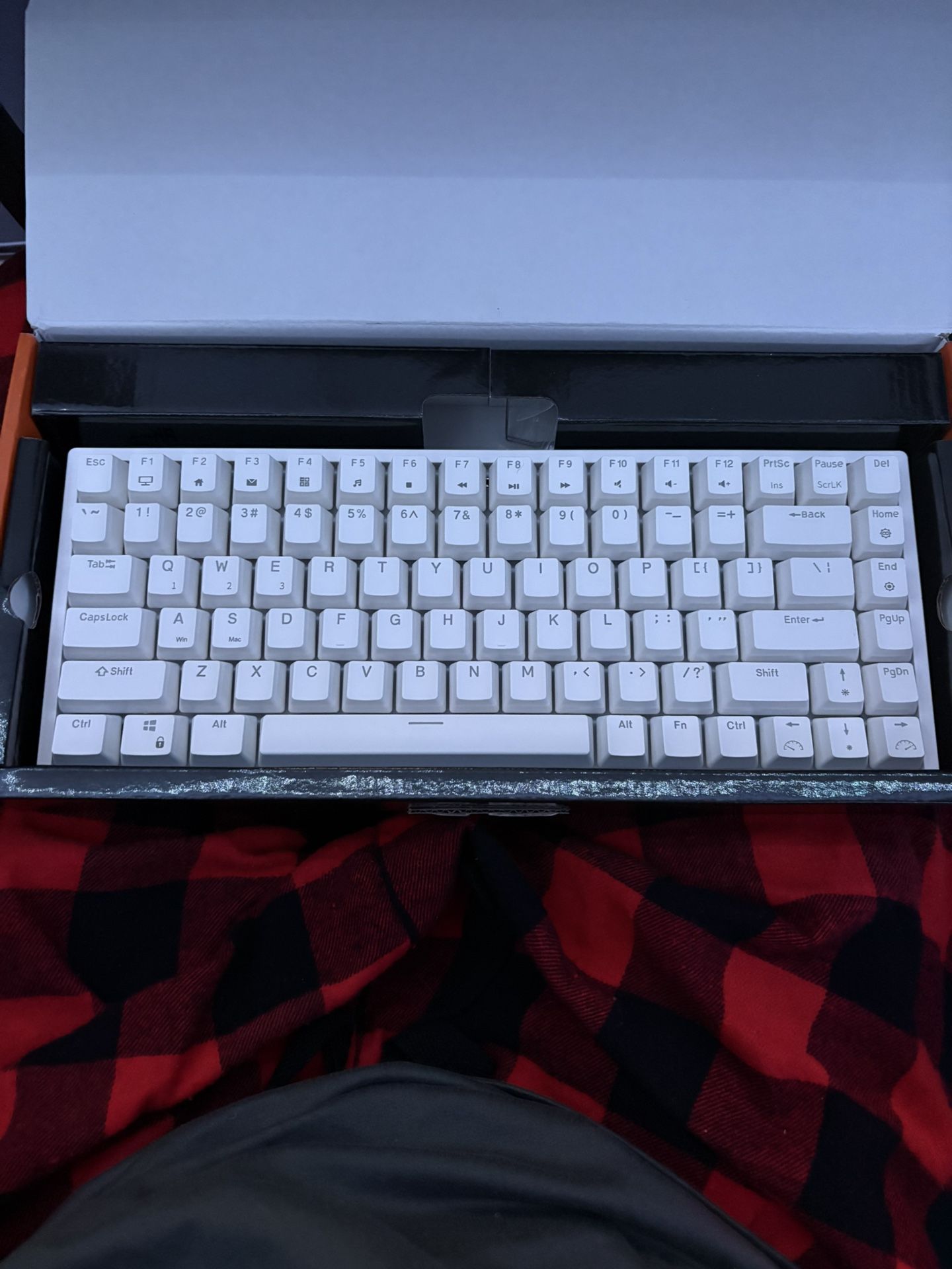 Royal Kludge RK84 White Keyboard - Bluetooth/2.4 Dongle/Wired