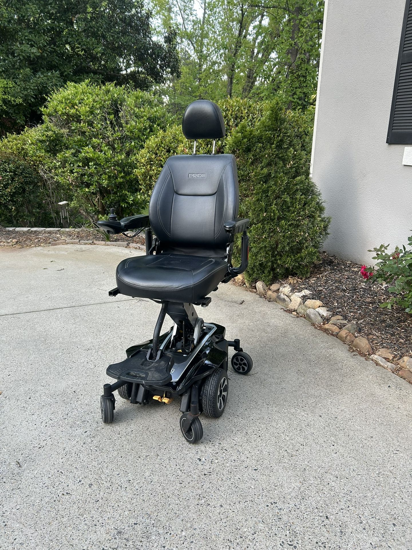 Jazzy Air 2 Elevating Scooter - Like New