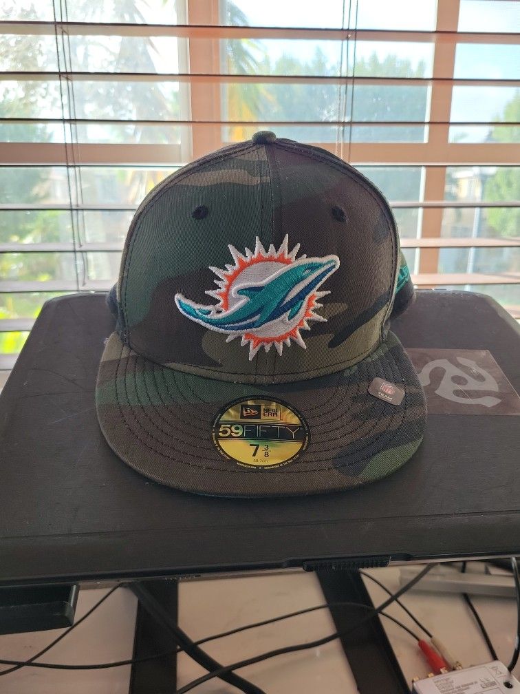 Brand New Miami Dolphins fitted hat (New Era)