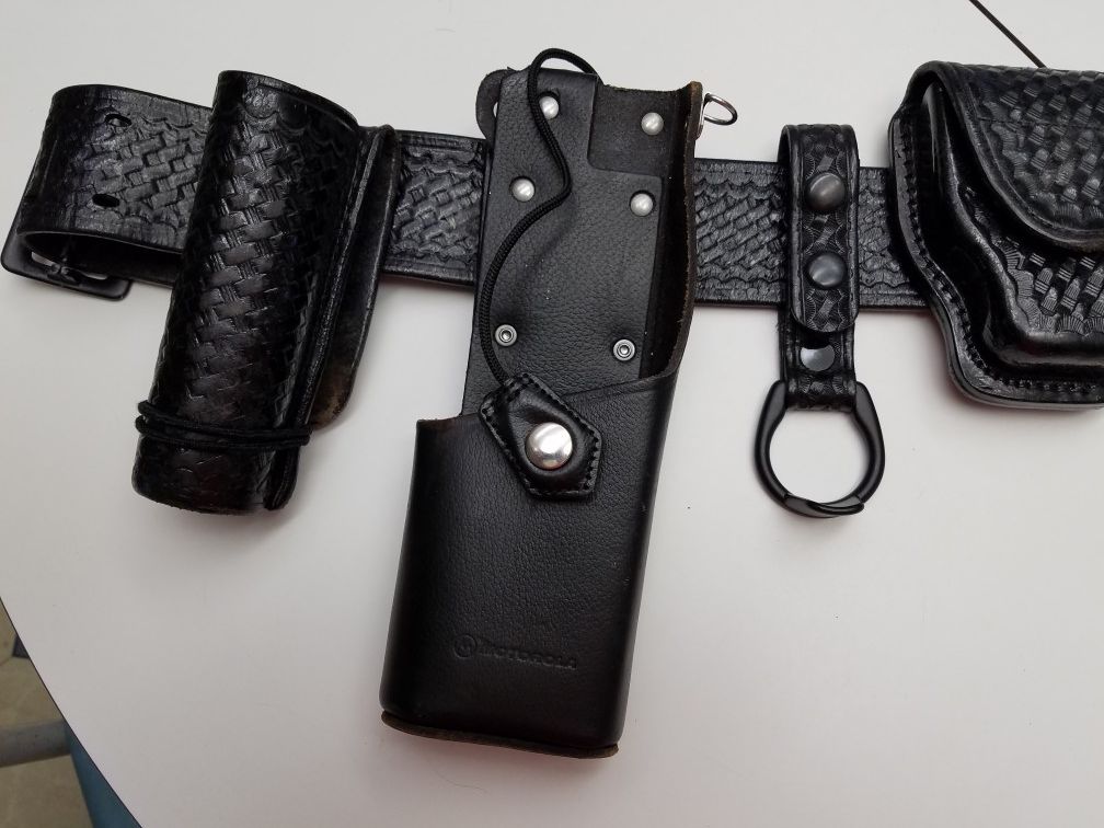 Safety speed holster belt handcuff holders gun flashlight knife for