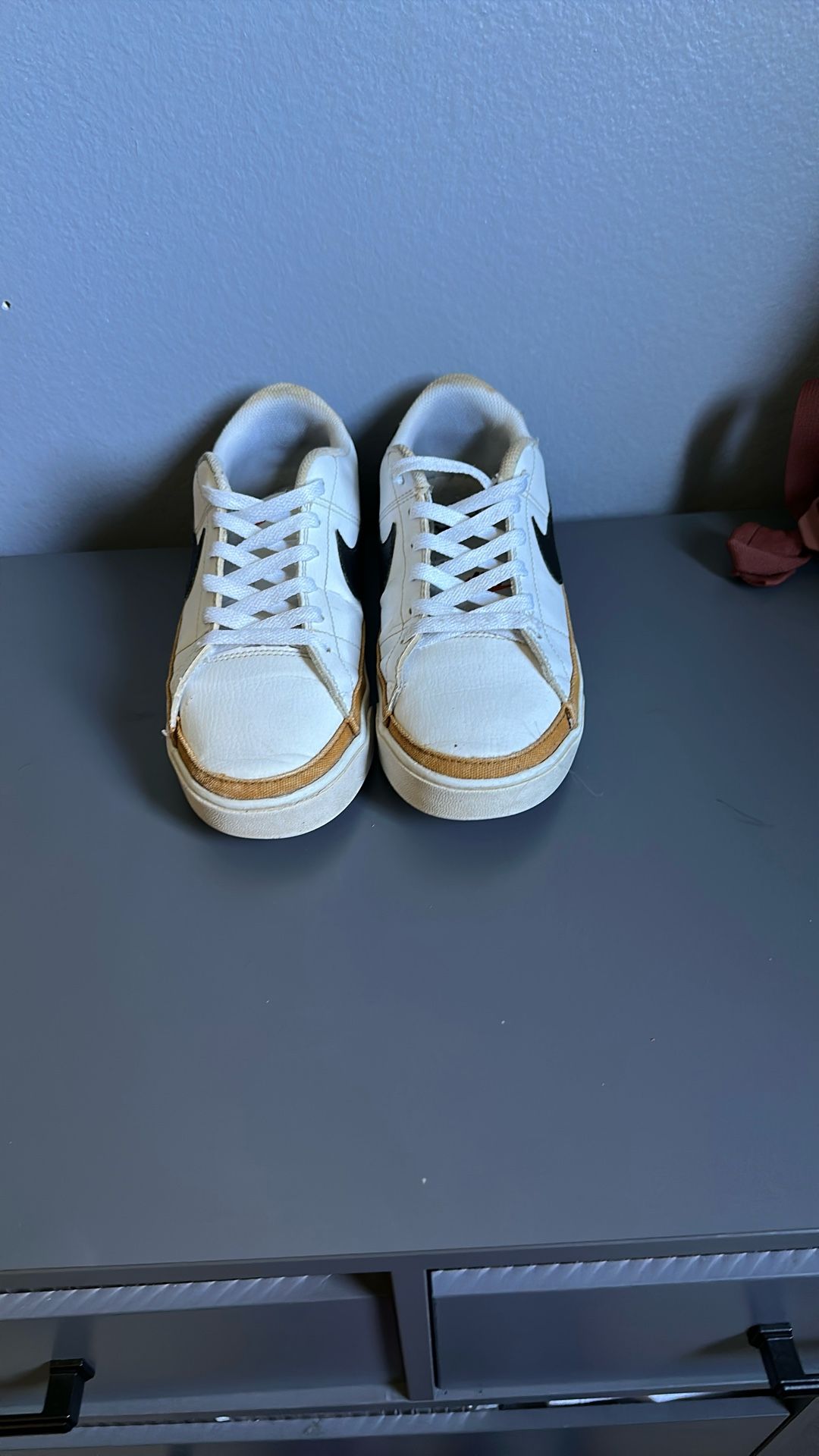 Nike Court Legacy Size 7.5